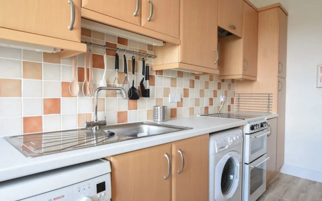 Flat 2, 10 Seafield Road