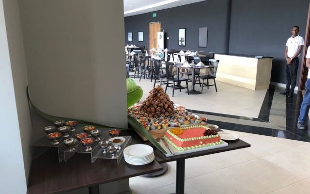 Mantis EPIC Hotel & Suites