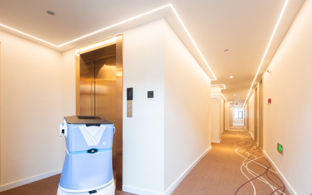 Elan Hotel (Luoyang Zhouwangcheng Plaza Subway Station Store)