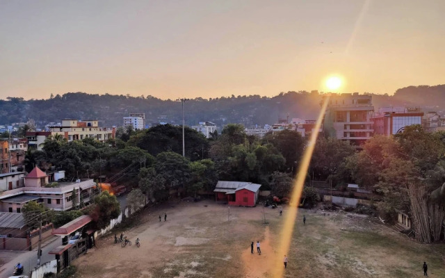 Cozy Guwahati Apartment With City & Mountain Views