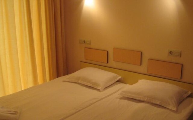 Apart Hotel "Eden"