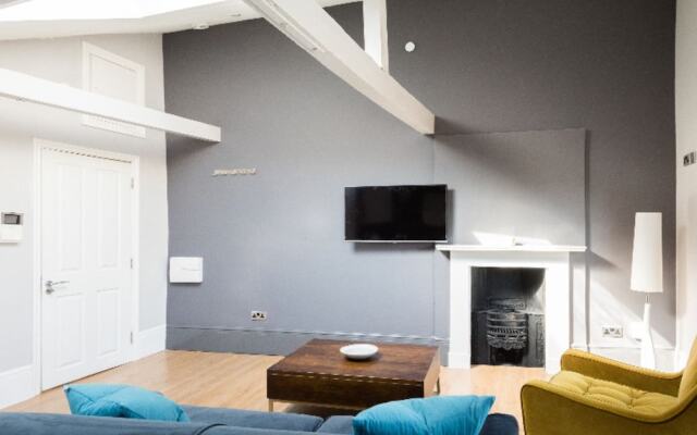 The Riverside Escape - 3bdr in 3 Central Apartments