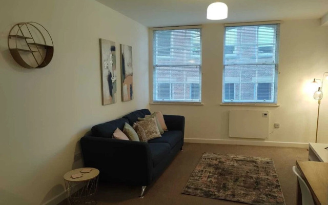 Charltons Bonds Apartments - By Week2Week