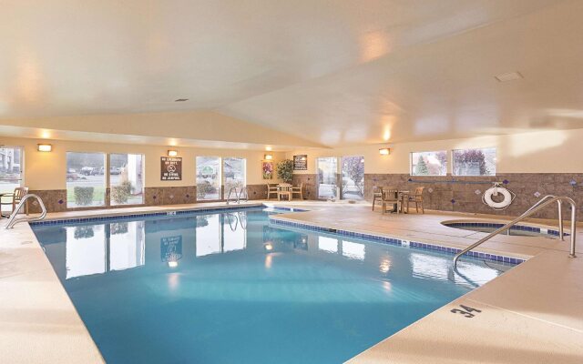 Clarion Pointe Wenatchee