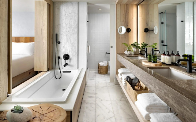 1 Hotel Toronto