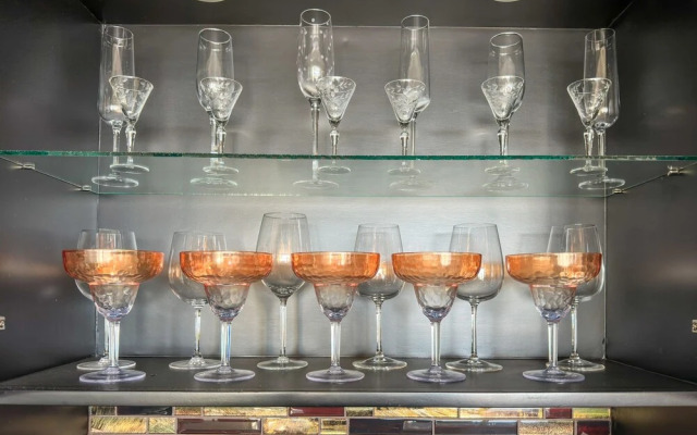 Upscale Ocean View Condo Close to it all Great