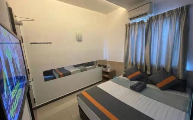 Dolphin Hotel