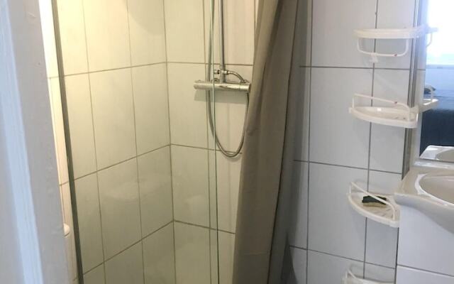 Studio in Beaune, With Enclosed Garden and Wifi