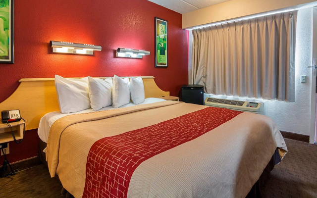 Midpointe Hotel by Rosen Hotels & Resorts