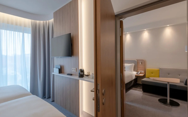 Holiday Inn Express Munich North by IHG