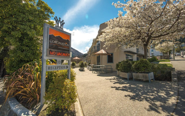 Coronation Lodge