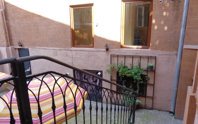 Old Meidan Hotel