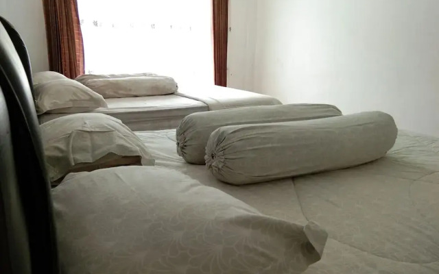 Villa Danau 5 Bedroom for 50 pax
