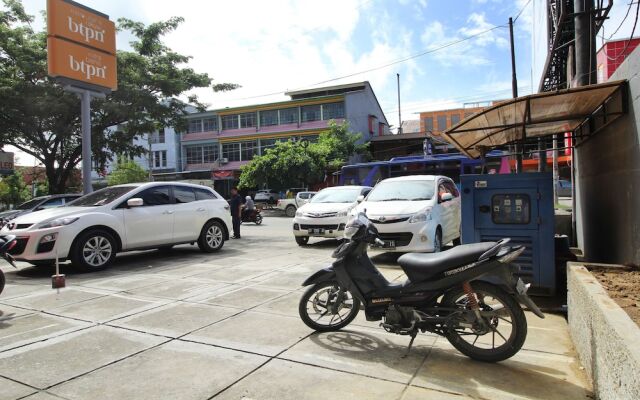 Airy Mandonga Saranani 168 Kendari