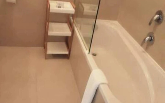 2 Bedroom Apartment Nestled Under Devil's Peak