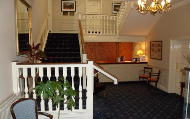 Virginia Court Hotel