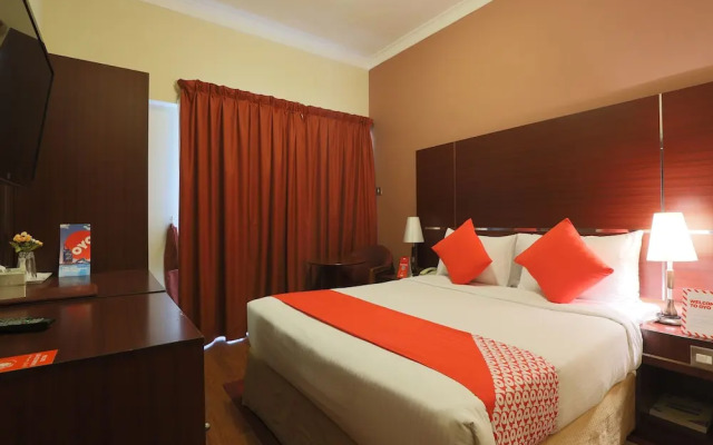 OYO 332 Syaj Hotel