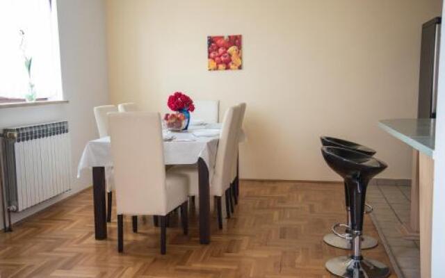 Apartments Jela