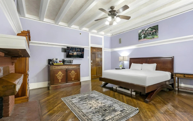 Canal Express Rooms