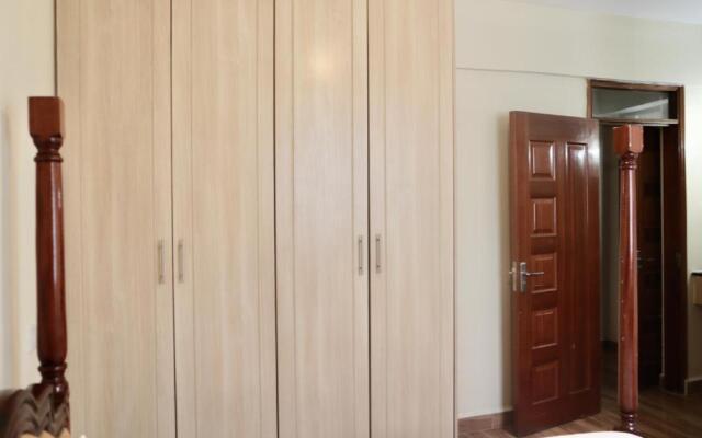 Up-Hill Rosslyn 1 bedroom Apartment