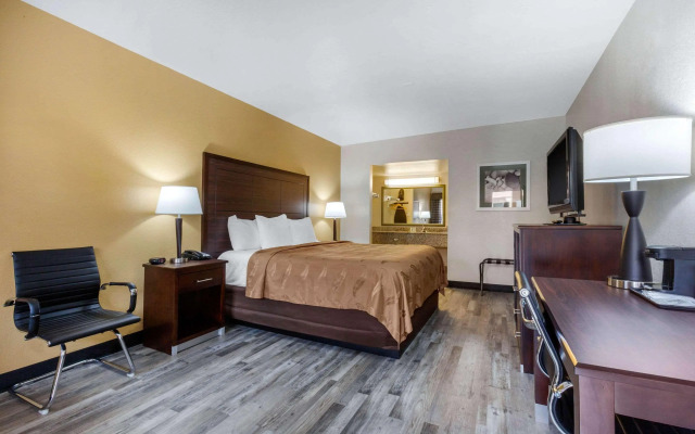 Quality Inn & Suites near Downtown Mesa
