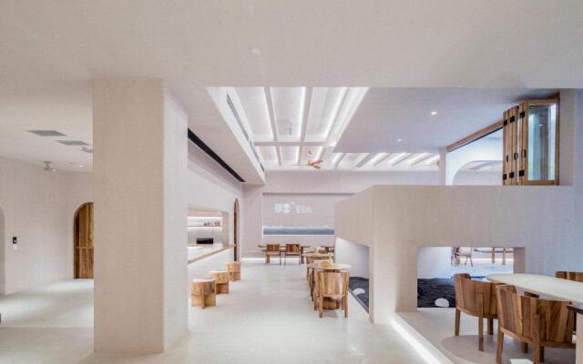 Nayun Xingkongsu Hotel