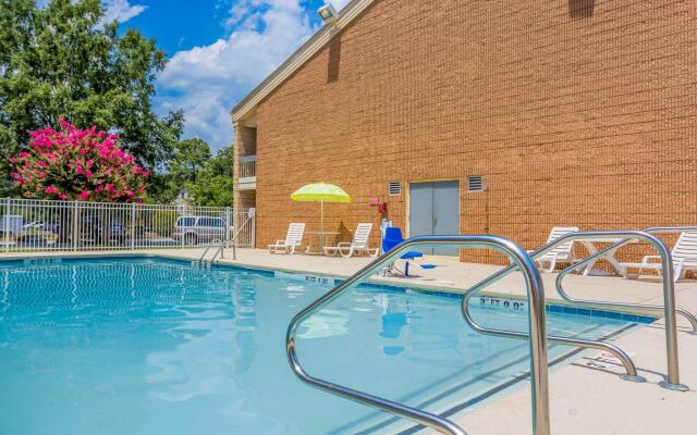 Quality Inn North North Charleston