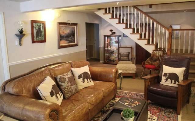 Black Bear Manor
