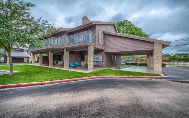 Fun on the Comal CW C104