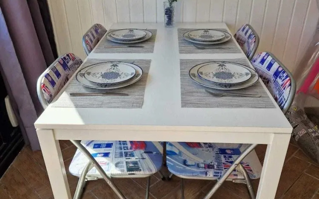 2 bed Apartment That Steps out on to the Pool
