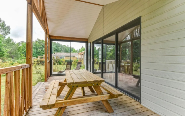 Serene Chalet in Hourtin Near Lake