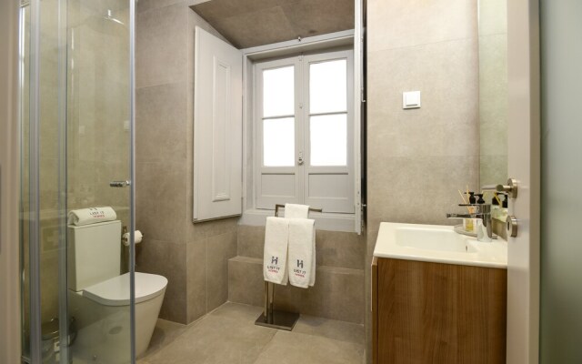 Great Location Close to the Metro