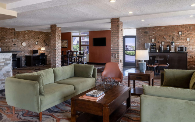 Best Western Pony Soldier Inn & Suites