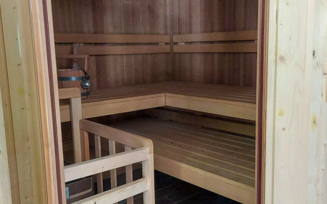 Lounge an der Kirche