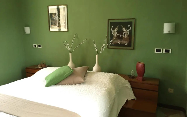 Shangrilla Hotel & Restaurant