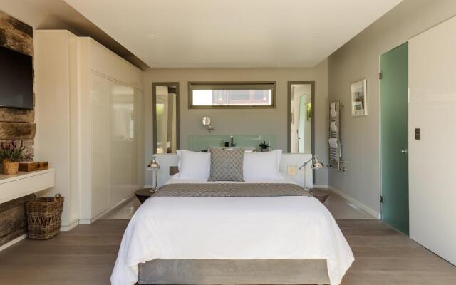 Element House - Contemporary and Upmarket Villa