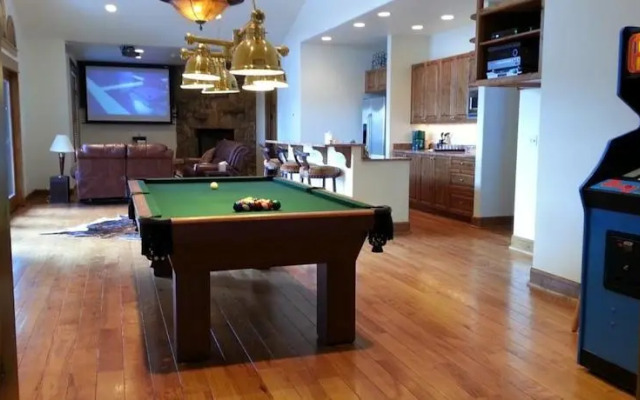 Luxury Residence by EagleVail Realty & Management