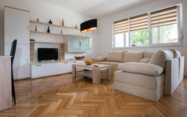 Seasons apartmani