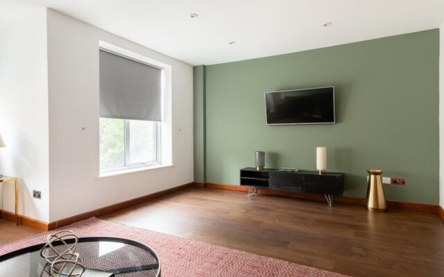 The Southwick Sanctuary - Large & Modern 6bdr with Terrace