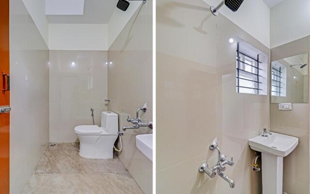 OYO 78917 Mandhara Suites