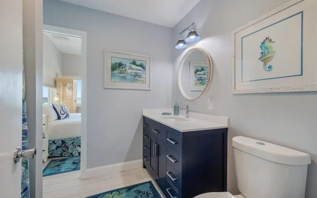 Flamingo Bay 4 Bedroom Home by RedAwning