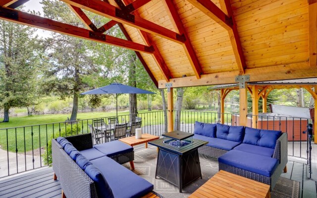 Waterfront Home w/ Hot Tub & Fire Pit in Sunriver!