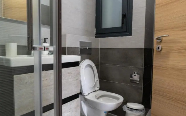 Ag. Ioannis metro station studio 1 bed 2 pers