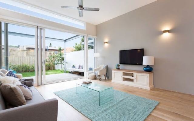 Beachside bliss (669i)