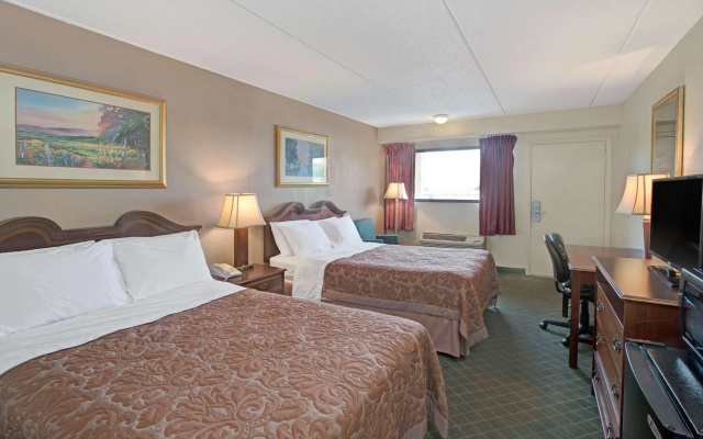 Super 8 by Wyndham Shelby