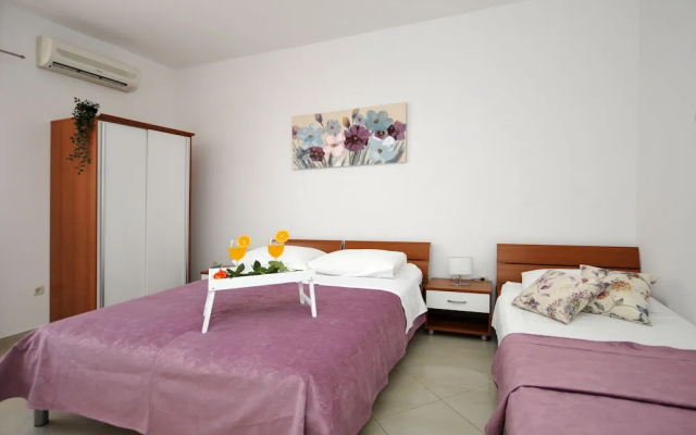 Apartments Roza