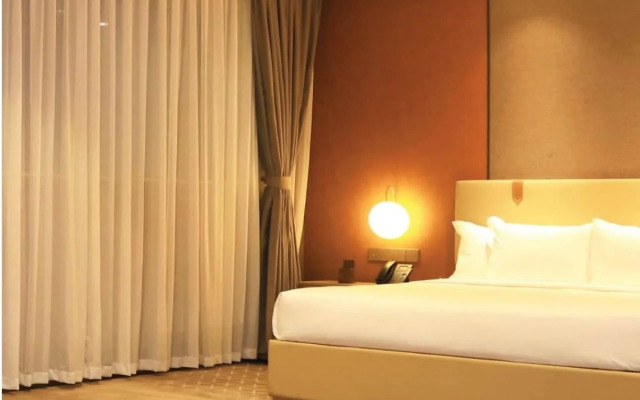 Skylight In-Terminal Hotel