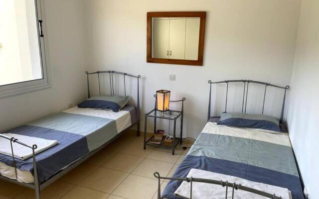 2 bed apt mountains and costal views with pool