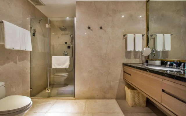 Yangjiang Jiangcheng Junyi Square Atour X Hotel