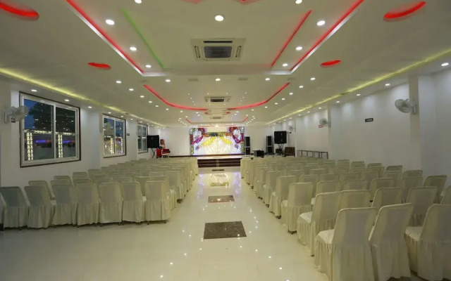 OYO 8837 Hotel Surya Galaxy